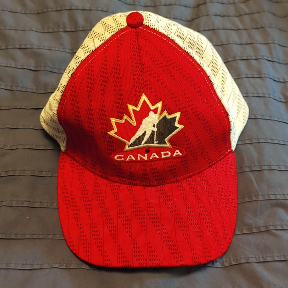 Hockey Canada laces baseball hat